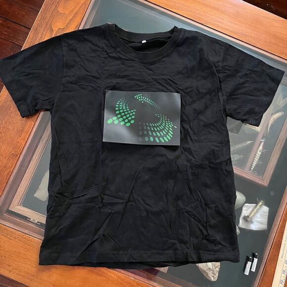 NEW UNISEX Sound Activated LED T-Shirt Light Up Flashing T-Shirt RECYCLE LARGE - Picture 1 of 12